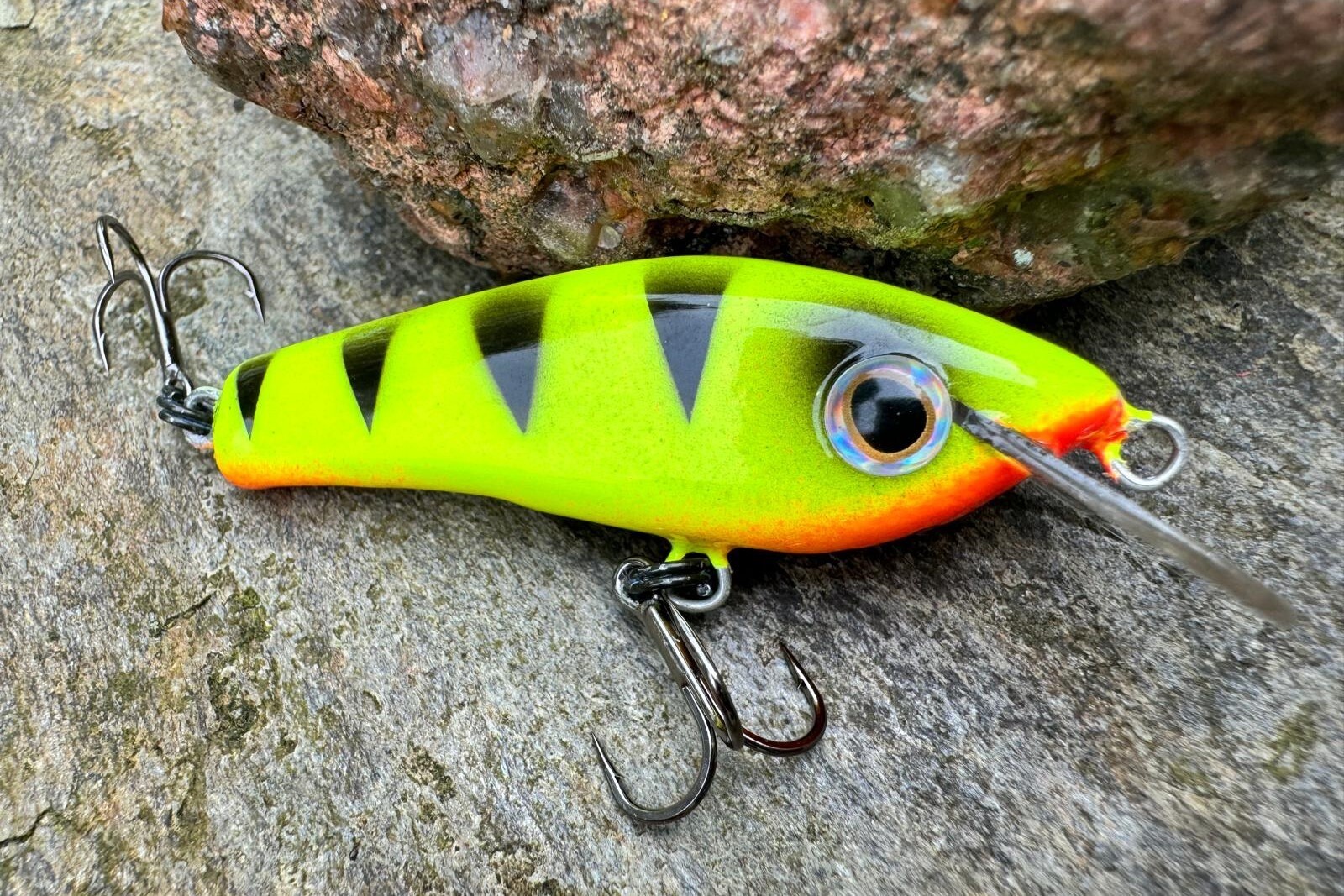 Wobler NEON 5 cm 4-7g kolor 011