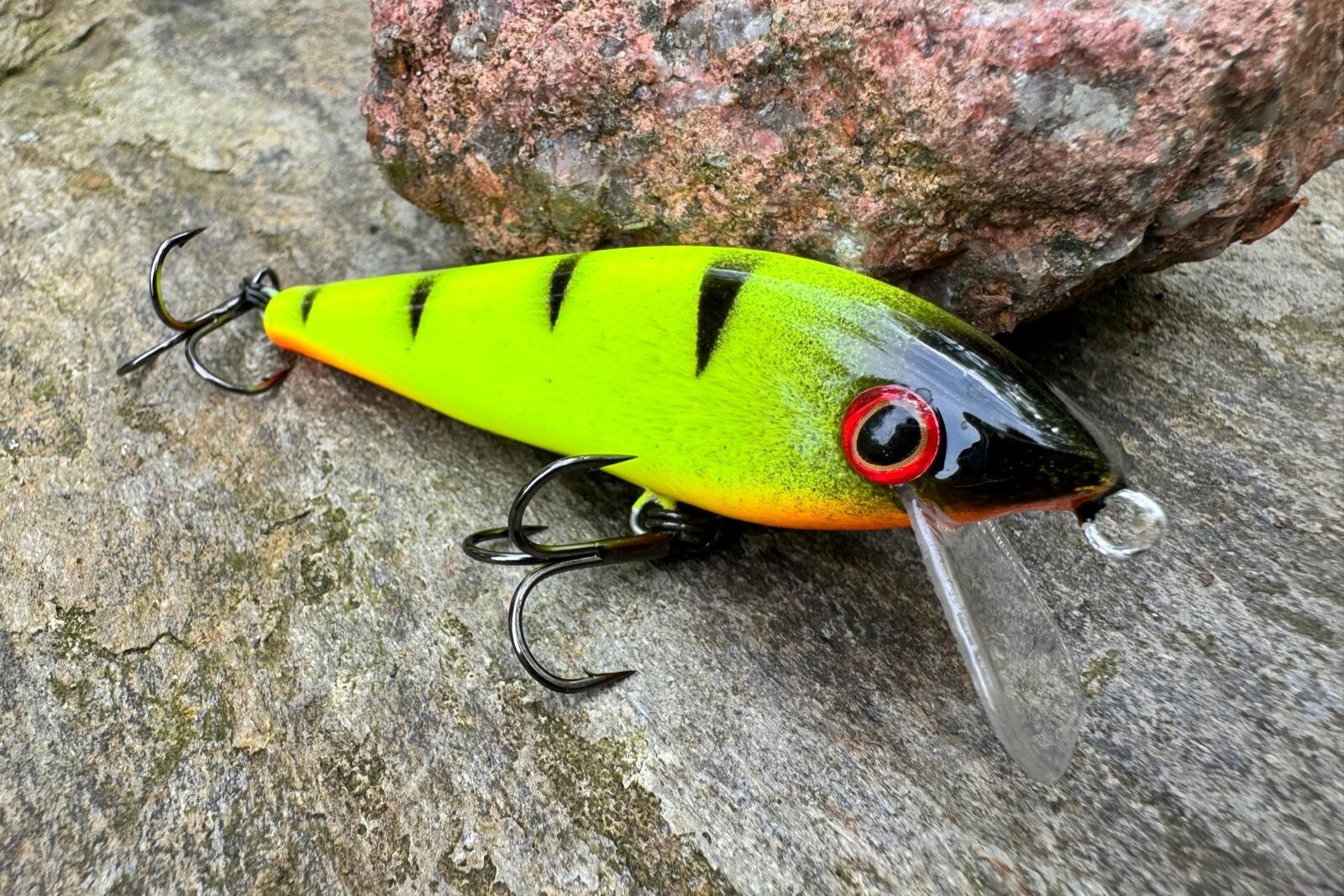 Wobler NEON 8 cm 9-12g kolor 009