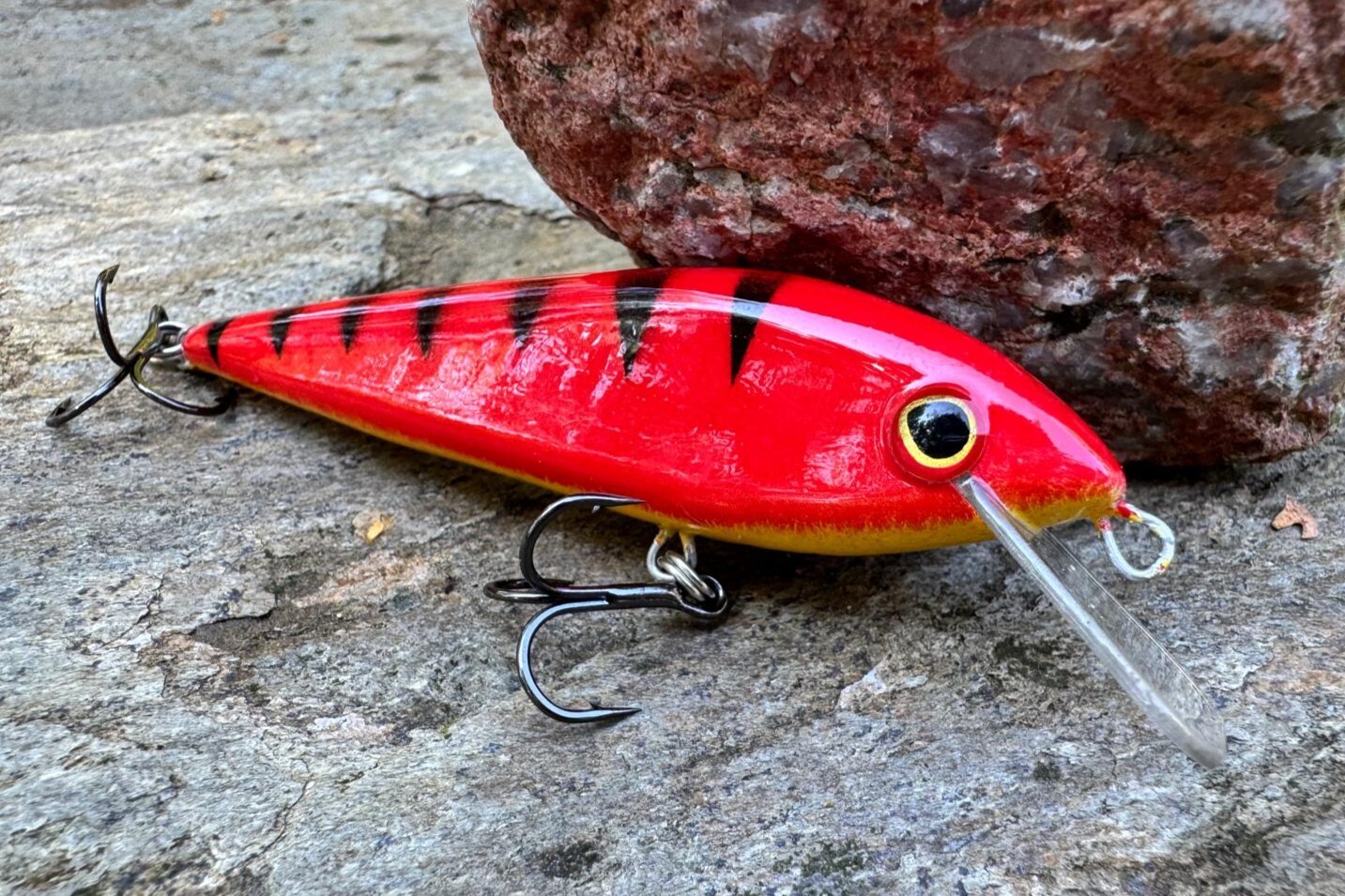 Wobler NEON 8 cm 9-12g kolor 044