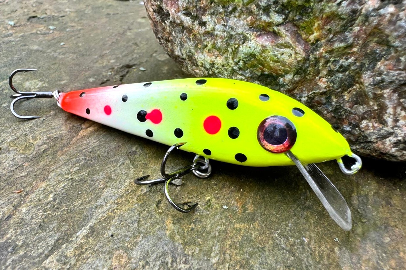 Wobler NEON 7,5 cm 9-12g kolor 022