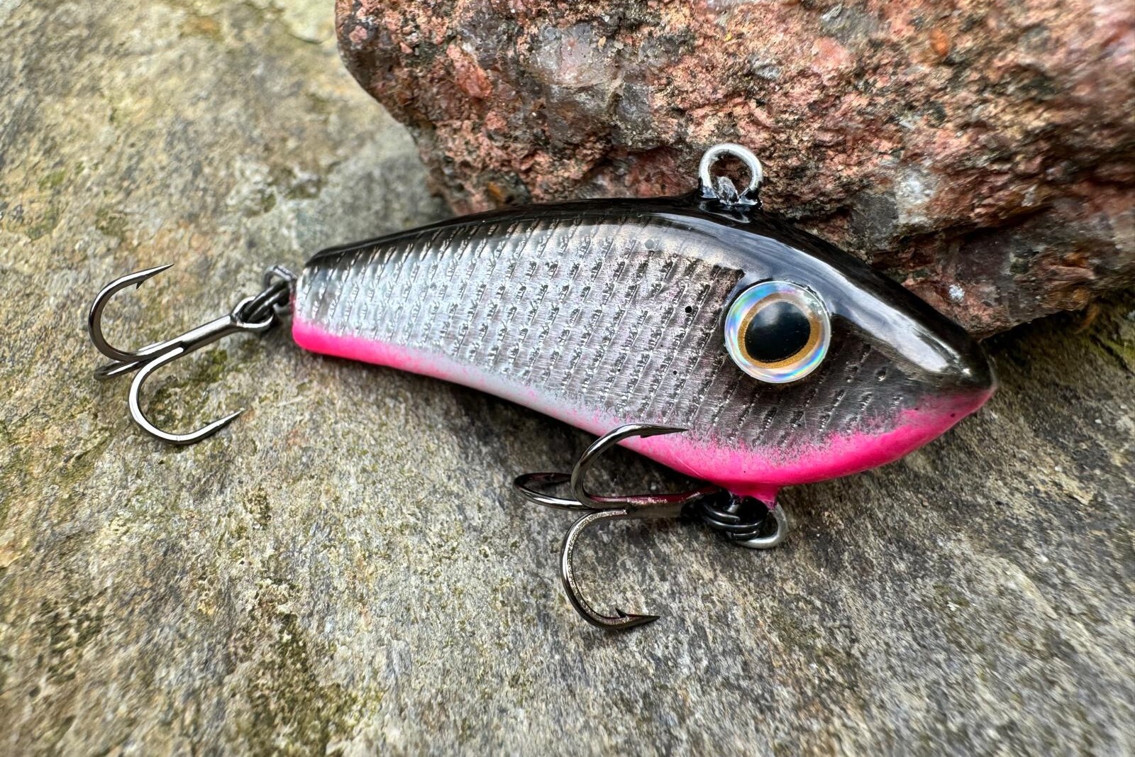 Cykada NEON 5 cm 8g kolor 021